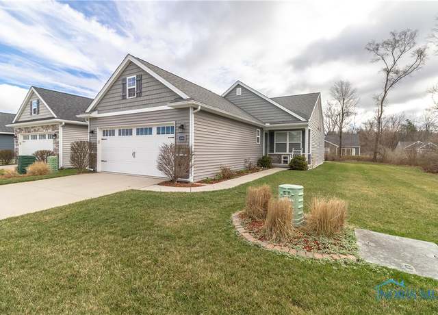 Property at 2000 Fieldbrook Dr, Toledo, OH 43615, 2 beds, 2 baths