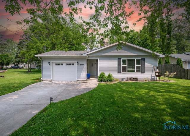 Property at 23704 E Second St, Grand Rapids, OH 43522, 3 beds, 1 bath