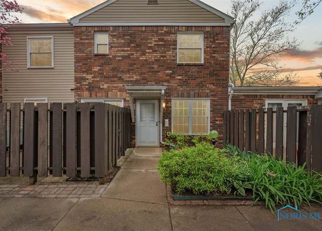 Property at 5718 Aspen Dr #15, Toledo, OH 43615, 3 beds, 2.5 baths