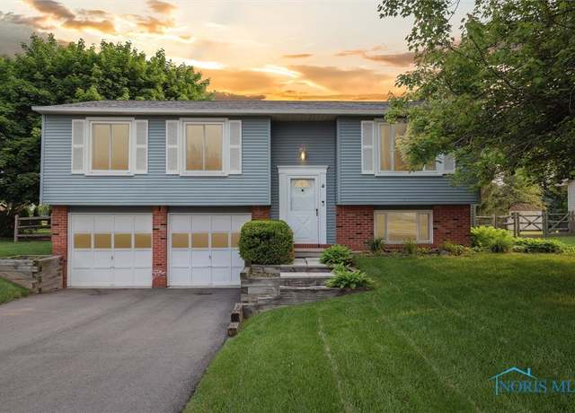 Property at 856 Village Pkwy, Waterville, OH 43566, 3 beds, 2 baths