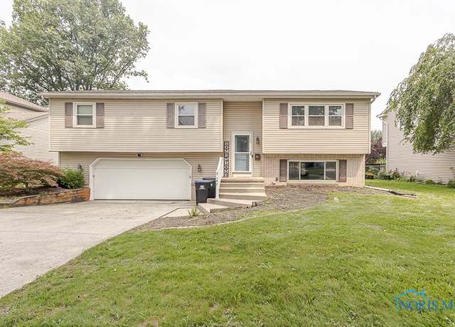 Property at 3147 Hazelton Dr, Oregon, OH 43616, 4 beds, 3 baths