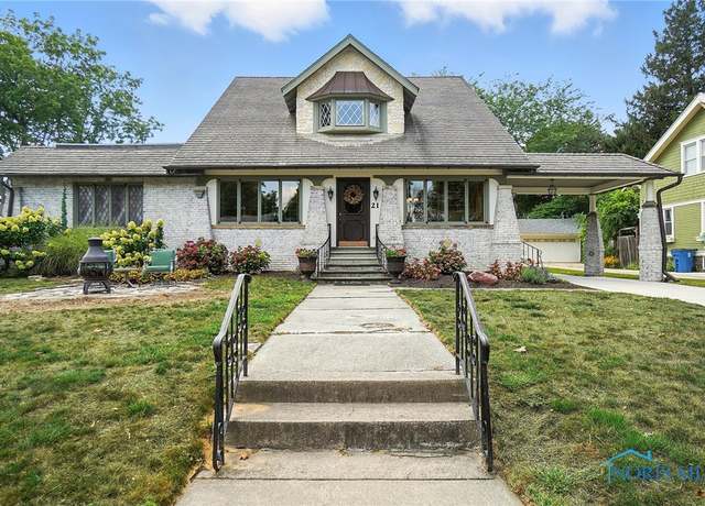 Property at 21 N Fourth St, Waterville, OH 43566, 4 beds, 2.5 baths