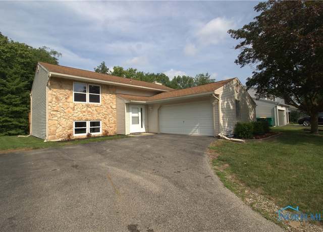Property at 26889 Oakmead Dr, Perrysburg, OH 43551, 5 beds, 2 baths