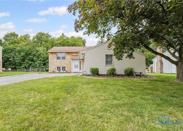 Property at 26889 Oakmead Dr, Perrysburg, OH 43551, 5 beds, 2 baths
