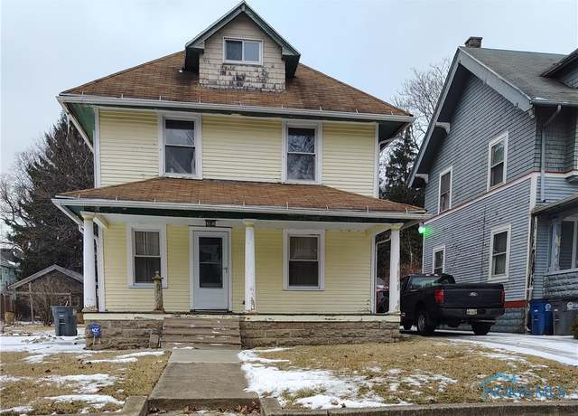 Property at 2542 Maplewood Ave, Toledo, OH 43610, 4 beds, 1.5 baths