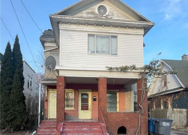 Property at 334 Willard St, Toledo, OH 43605, 4 beds, 2 baths
