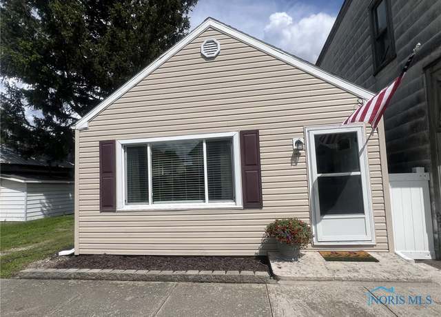Property at 118 N Main St, Bloomdale, OH 44817, 2 beds, 1 bath