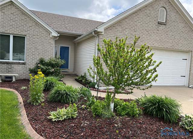 Property at 4435 E Clearwater Dr, Maumee, OH 43537, 3 beds, 2 baths