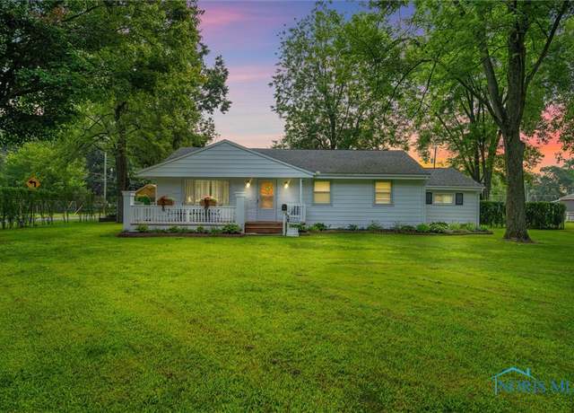 Property at 5350 Pawnee Rd, Toledo, OH 43613, 3 beds, 3 baths