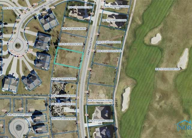 Property at 860 Pine Valley Dr, Bowling Green, OH 43402