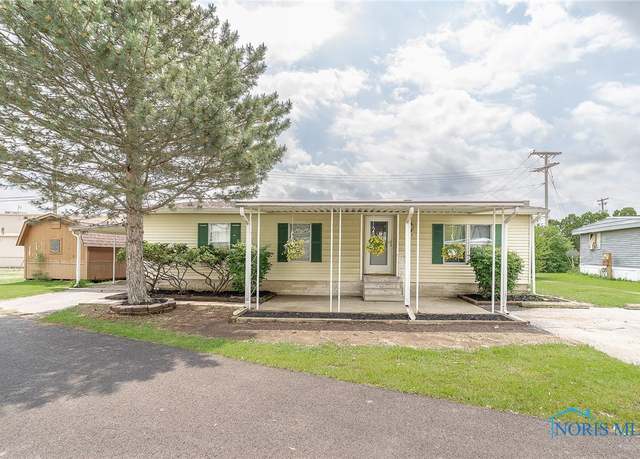 Property at 1203 Chateau Ct, Findlay, OH 45840, 3 beds, 2 baths