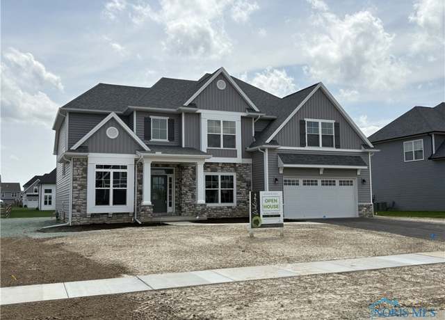 Property at 14 Hawthorne Xing, Perrysburg, OH 43551, 4 beds, 2.5 baths