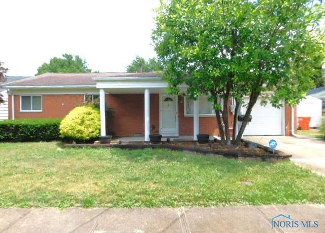 Property at 1209 Bolton St, Findlay, OH 45840, 4 beds, 2.5 baths