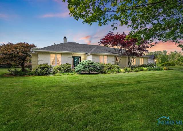 Property at 3145 Shoreland Ave, Toledo, OH 43611, 3 beds, 2.5 baths