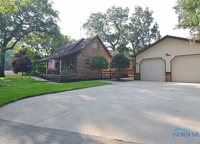 Property at 6945 Kranz Rd, Holland, OH 43528, 3 beds, 2 baths