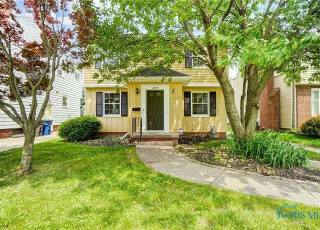 Property at 2670 Merrimac Blvd, Toledo, OH 43606, 3 beds, 1.5 baths