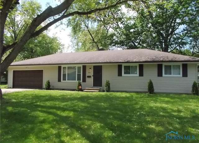 Property at 102 Melody Ln, Toledo, OH 43615, 3 beds, 1.5 baths