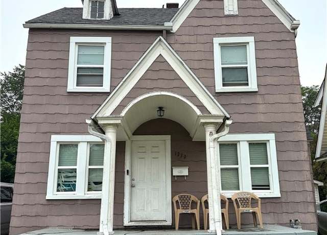 Property at 1739 Wyndhurst Rd, Toledo, OH 43607, 3 beds, 2 baths