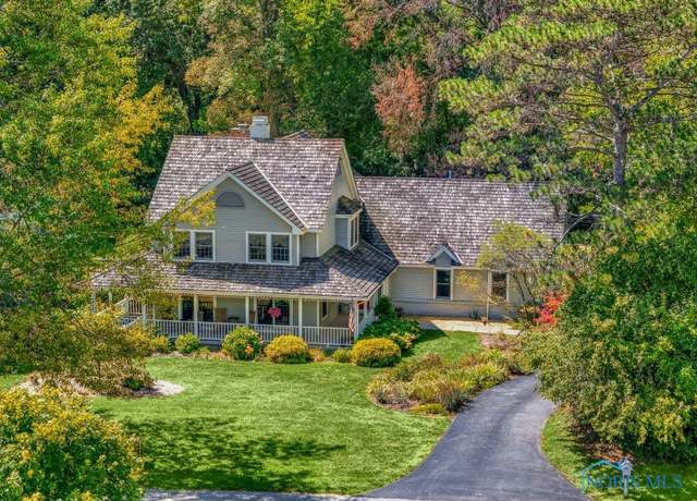 Property at 30039 Morningside Dr, Perrysburg, OH 43551, 5 beds, 3.5 baths