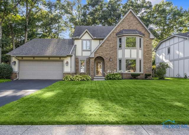 Property at 2415 Cannons Park Rd, Toledo, OH 43617, 4 beds, 2.5 baths