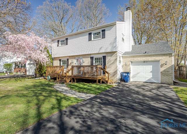 Property at 4128 Oak Crest Rd, Toledo, OH 43623, 4 beds, 2.5 baths