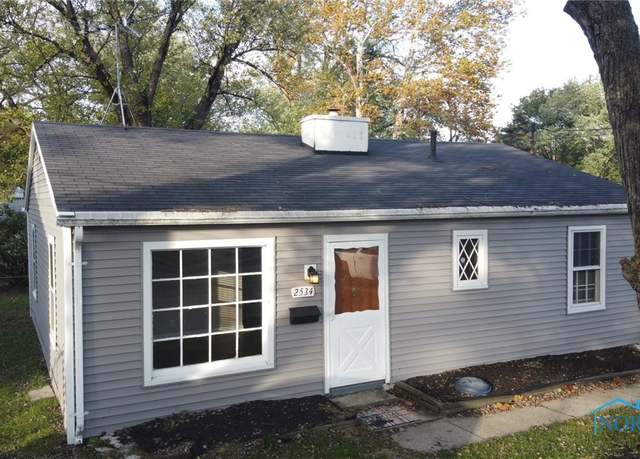 Property at 2534 Arletta St, Toledo, OH 43613, 3 beds, 1 bath