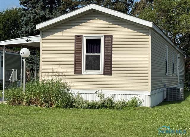 Property at 1730 Port Clinton Rd Rd, Fremont, OH 43420, 3 beds, 2 baths