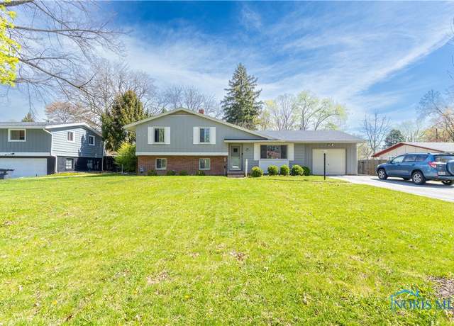 Property at 2257 Greenlawn Dr, Toledo, OH 43614, 3 beds, 2 baths