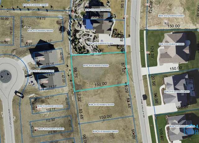 Property at 884 Pine Valley Dr, Bowling Green, OH 43402