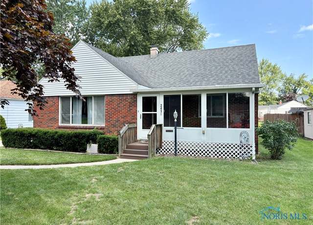 Property at 2410 Newport Ave, Toledo, OH 43613, 4 beds, 1.5 baths