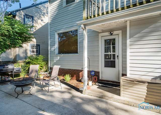 Property at 2255 Charlestown Ave, Toledo, OH 43613, 3 beds, 1 bath