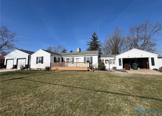 Property at 657 N Sandusky St, Tiffin, OH 44883, 3 beds, 1.5 baths