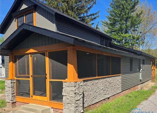 Property at 510 East St, Liberty Center, OH 43532, 3 beds, 2.5 baths