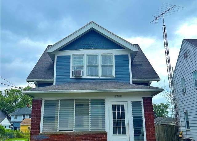 Property at 1749 Selkirk St, Toledo, OH 43605, 3 beds, 1 bath