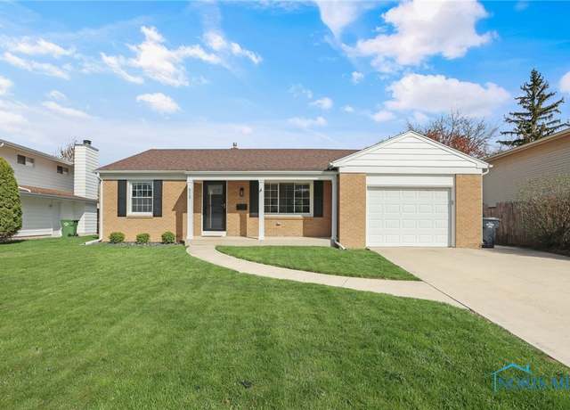 Property at 513 Orchard View Dr, Maumee, OH 43537, 3 beds, 1.5 baths