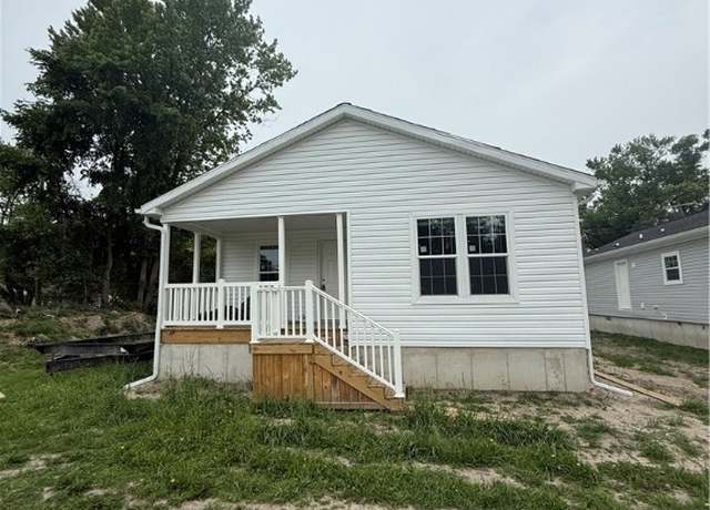 Property at 4866 Airport Hwy, Toledo, OH 43615, 3 beds, 2 baths