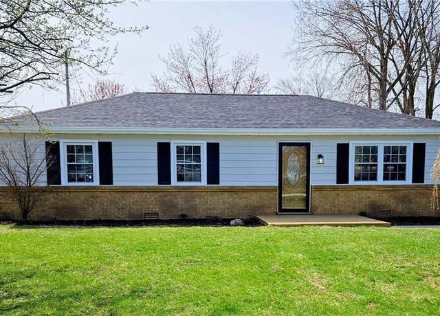 Property at 2740 Mechanic St, Oregon, OH 43616, 3 beds, 1.5 baths