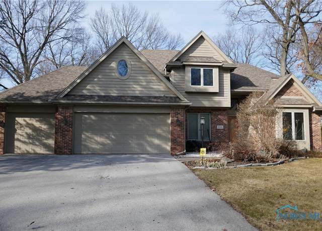 Property at 8324 Country Brook Dr, Holland, OH 43528, 4 beds, 2.5 baths