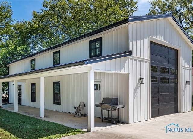 Property at 933 Mulberry St, Perrysburg, OH 43551