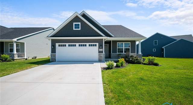 Photo of 8410 Long Shore Dr, Monclova, OH 43542