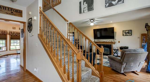 Photo of 1424 S Redhawk Dr, Perrysburg, OH 43551