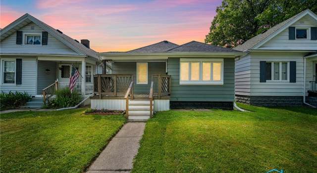 Photo of 182 Elm St, Rossford, OH 43460