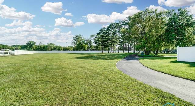 Photo of 6225 Sugarberry Ln, Toledo, OH 43615