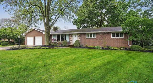 Photo of 426 Hillcrest Dr, Bowling Green, OH 43402