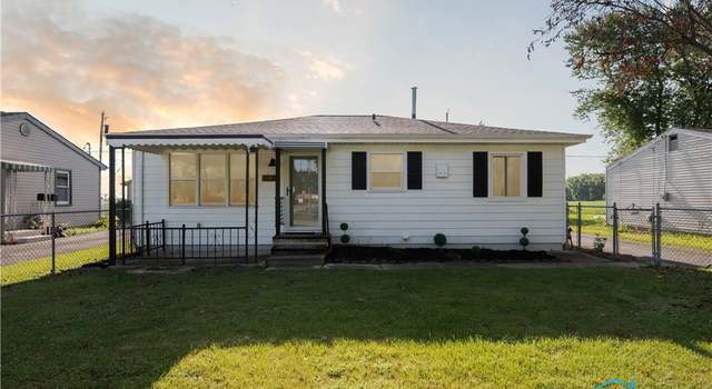 Photo of 1220 42nd St, Fostoria, OH 44830