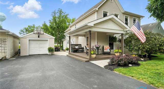 Photo of 361 E Front St, Pemberville, OH 43450