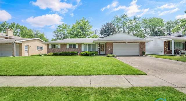 Photo of 1073 Westbrook Dr, Perrysburg, OH 43551