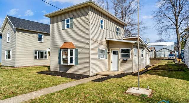Photo of 404 N Tarr St, North Baltimore, OH 45872