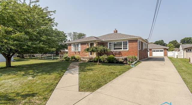 Photo of 101 Cherry Ln, Rossford, OH 43460