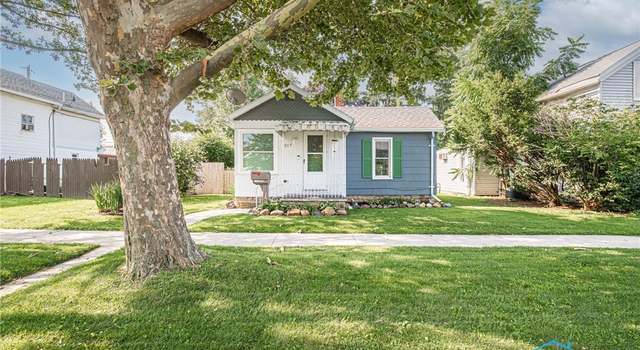 Photo of 317 W Stevenson St, Gibsonburg, OH 43431